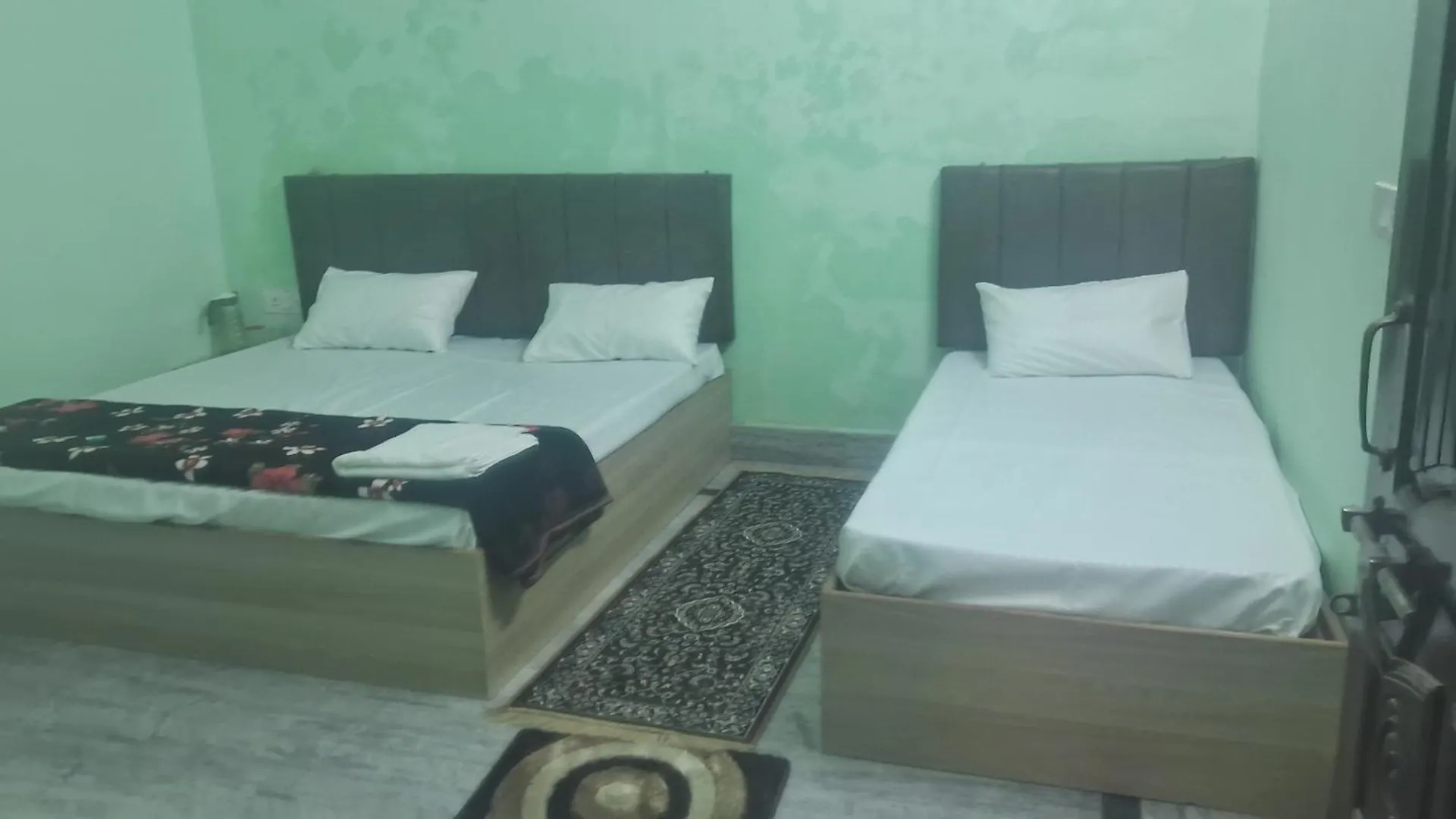The Laxman Guest House Varanasi 0*,